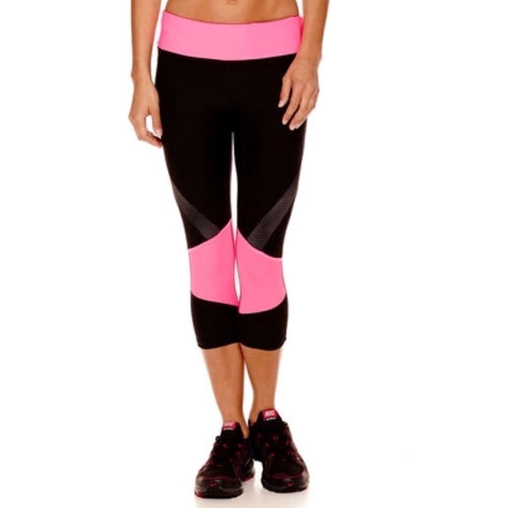 ✨Xersion Print-Inset Capris✨ - Picture 2 of 5